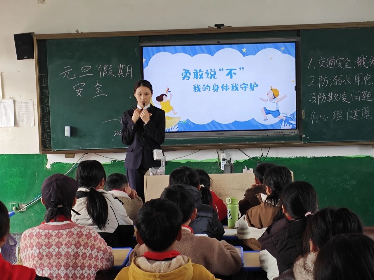 ����������У԰ �ഺ�Ի���ɳ�